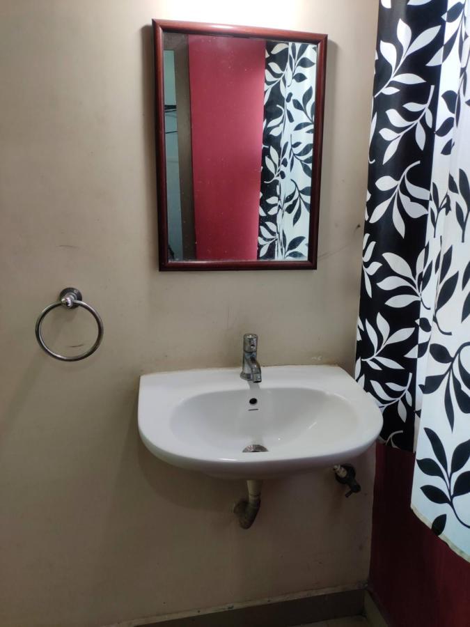 Subasree Cottage Tirunallar エクステリア 写真
