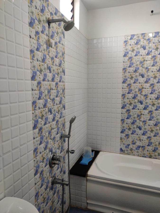 Subasree Cottage Tirunallar エクステリア 写真