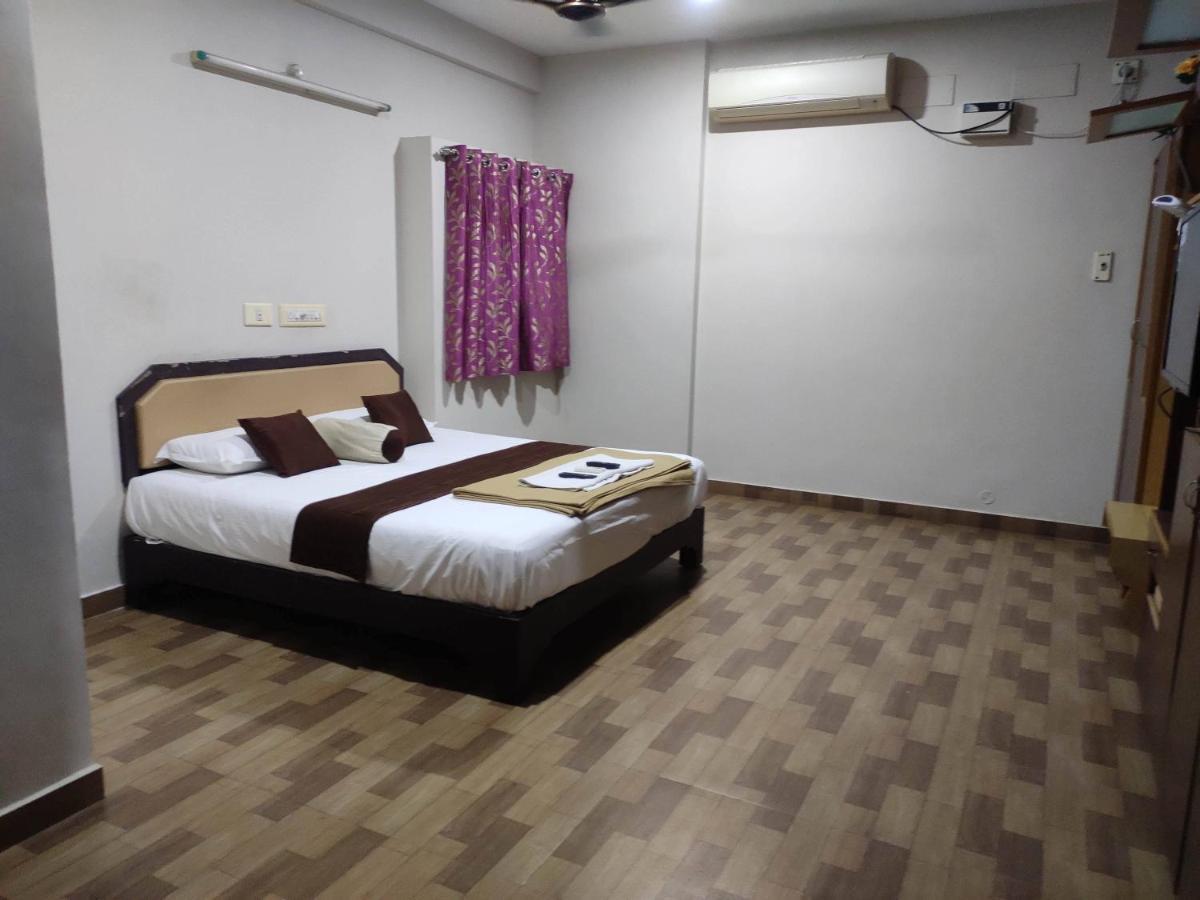 Subasree Cottage Tirunallar エクステリア 写真