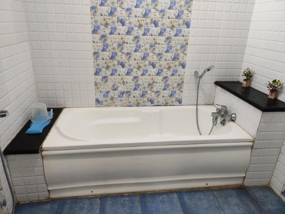 Subasree Cottage Tirunallar エクステリア 写真